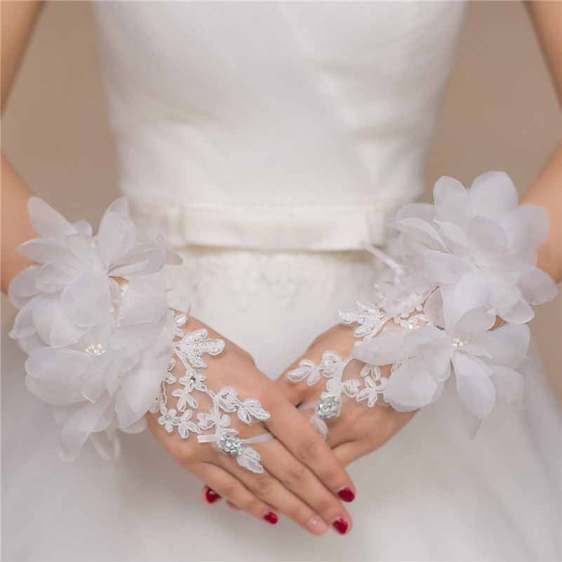 Romantic Tulle Hand-Made Flower Wedding Gloves