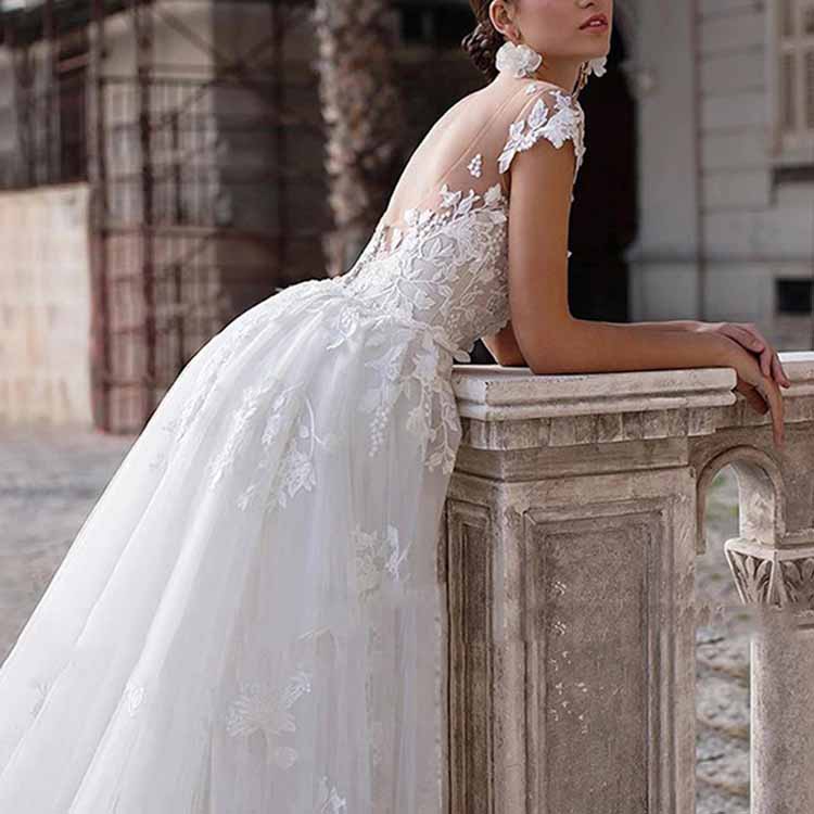 A-Line Scoop Sweep Train Tulle Wedding Dresses With Appliques Lace