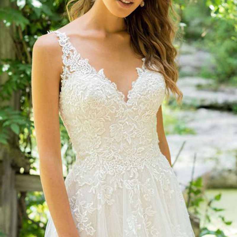 Applique V Neck Bridal Gown Sleeveless Wedding Dress