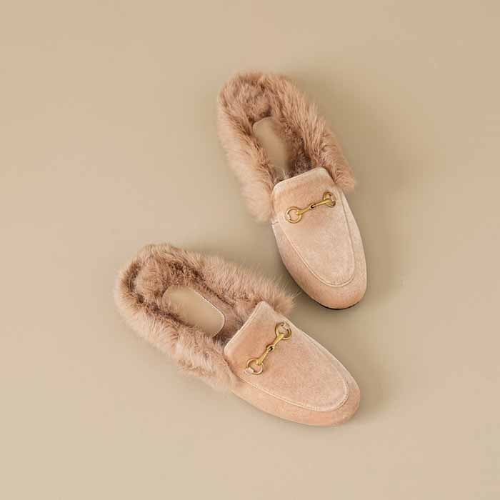 Ladies flat heeled winter shoes lined with rabbit fur slippers