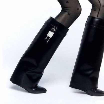 Women‘s Lock Detailed Leather Knee-High Boots