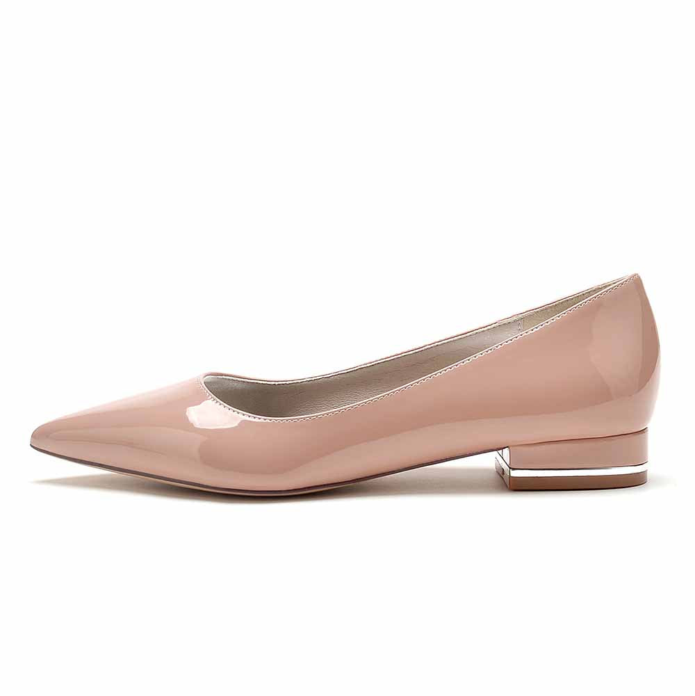Elegant bridesmaid shoes low heel in blush pink with a pointed toe design