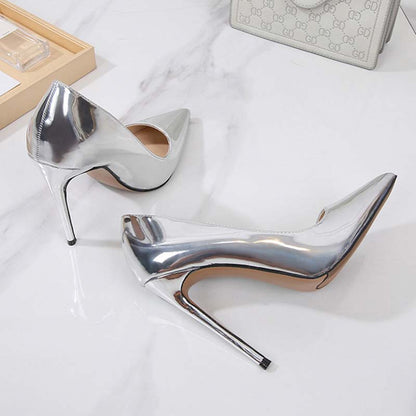 SD Dresscode & Fashiontrends event-ready patent leather pumps in shiny silver for stylish occasions