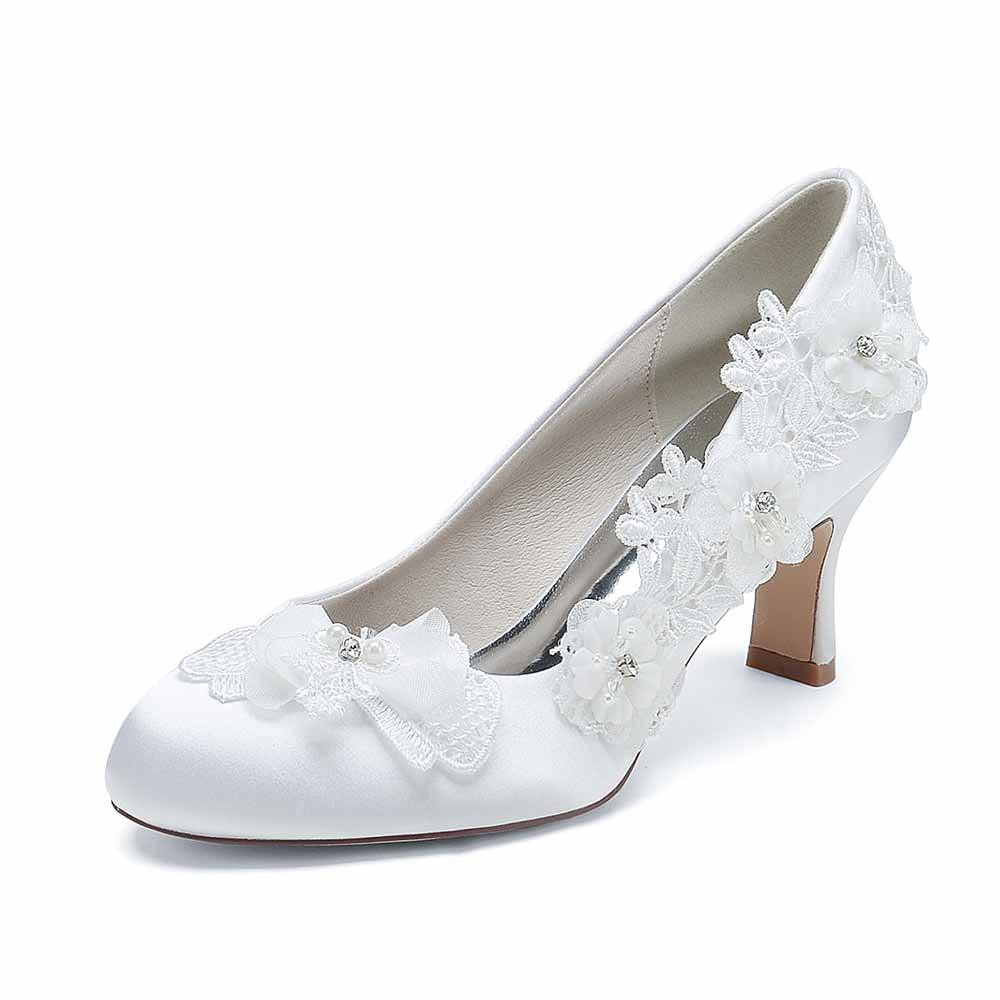 Elegant white flower lace bridal shoes by sdhk with decorative floral accents and a classy heel