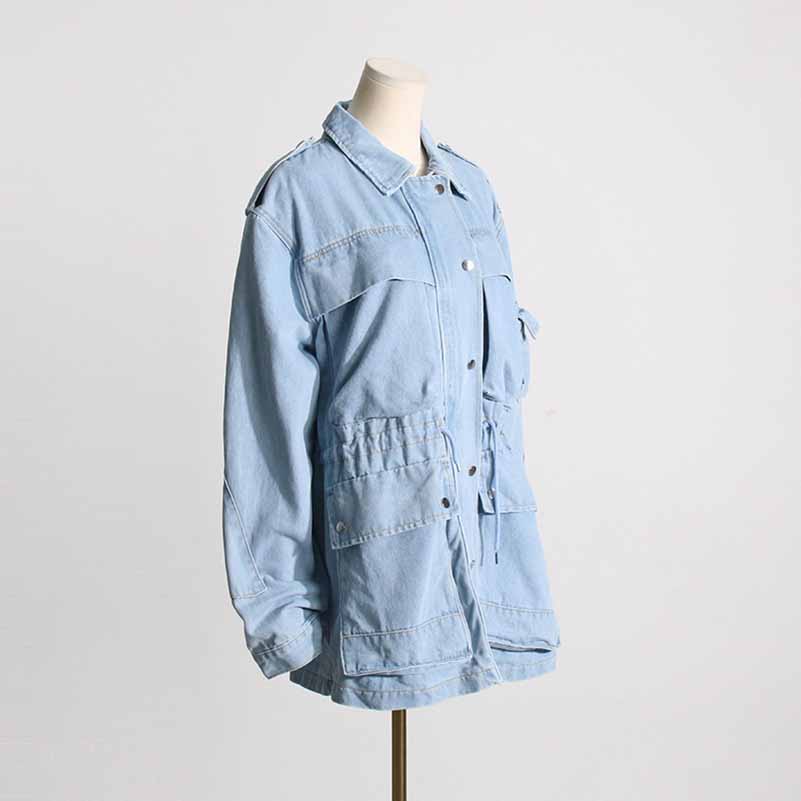 Medium length denim jacket with pockets for women