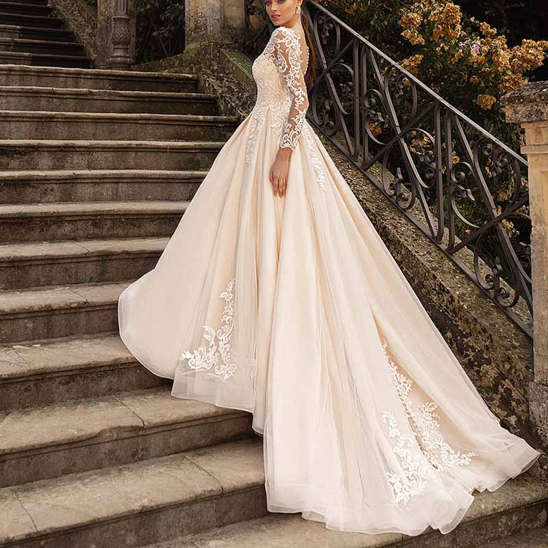 A-line Princess Scoop Neck Long Sleeves Court Train Tulle Wedding Dress With Appliqued