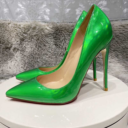 Green mirror finish stiletto pumps by SD Dresscode & Fashiontrends with a sleek pointed toe design
