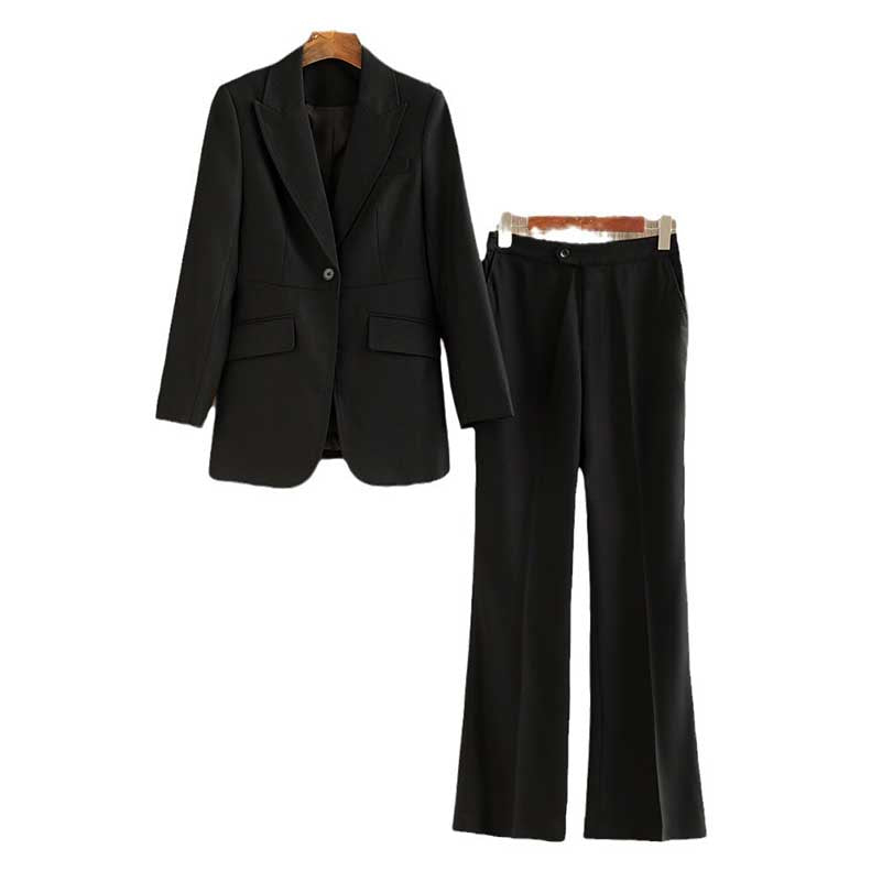 SD Dresscode professional women's black suit for events featuring a tailored blazer and matching trousers