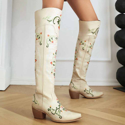 Unique embroidered cowboy boots women in cream with floral designs and a stylish heel for fashionable outfits