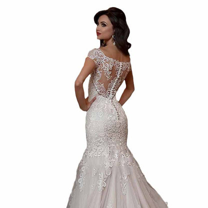 Mermaid Scoop Neck Court Train Lace Wedding Dress With Appliqued