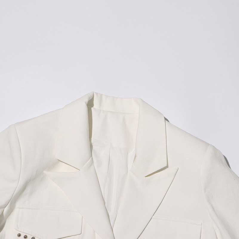 Women's Spliced Button Belt Blazer in White