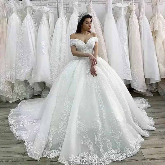 A Line Off-the-shoulder Cathedral Train Tulle Wedding Dresses With Appliques Lace
