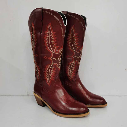 SD Dresscode women vintage cowboy boots in burgundy with intricate stitching and a classic design