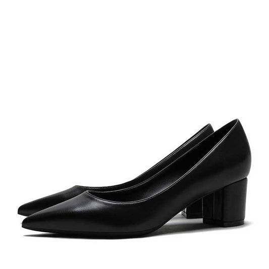 SD Dresscode women's block heel dress shoes in sleek black with a pointed toe design
