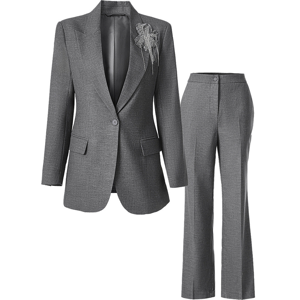 Women's grey tailored pantsuit by SD Dresscode & Fashiontrends with a stylish blazer and matching trousers