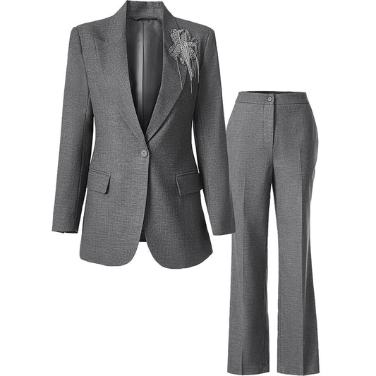 Women's grey tailored pantsuit by SD Dresscode & Fashiontrends with a stylish blazer and matching trousers