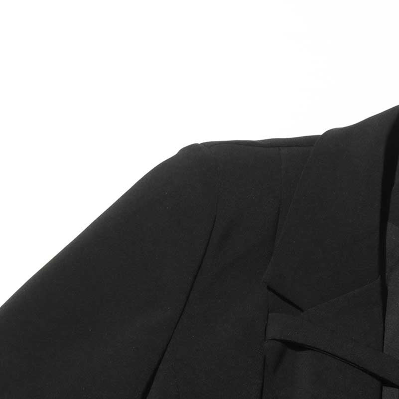 Stylish black women's maxi blazer coat with a tailored design for elegant outfits