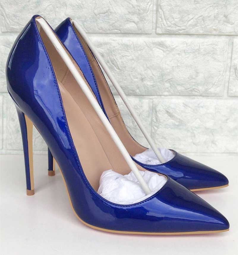 Stylish women's navy high heel pumps with a sleek pointed toe design from SD Dresscode & Fashiontrends