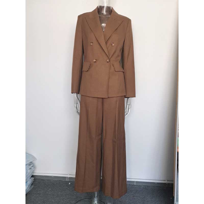 Elegant women's straight-leg pants suit in brown with a double-breasted blazer for a sophisticated look