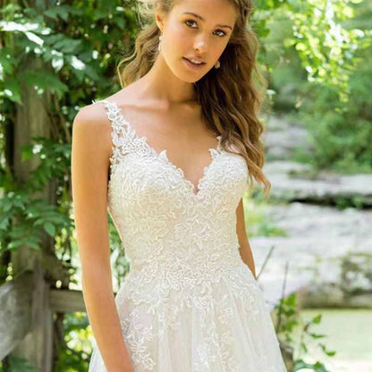 A-Line/Princess Tulle Applique V-Neck Sleeveless Sweep/Brush Train Wedding Dresses