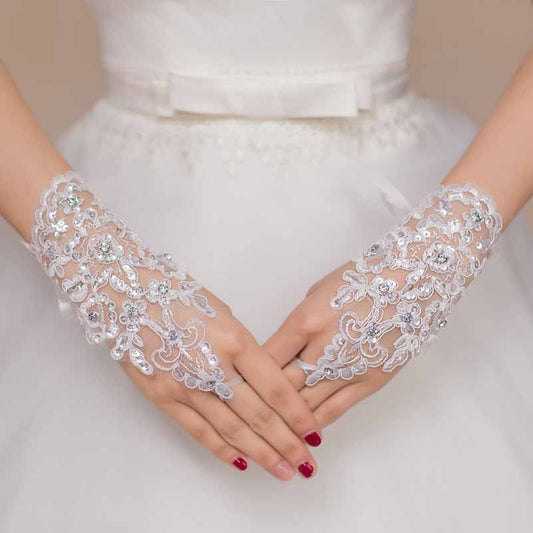 Ladies Gorgeous Tulle Lace Wedding Gloves