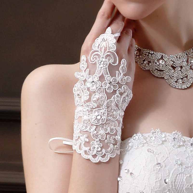 Ladies Gorgeous Tulle Lace Wedding Gloves