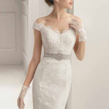 Women's Lace Applique Sleeveless Chapel Tail Wedding Dress