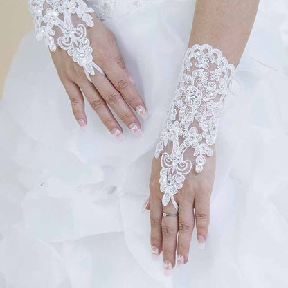 Gorgeous Tulle Lace Wedding Gloves