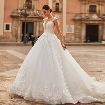 Wedding-Gown/Princess V-neck Court Train Tulle Lace Wedding Dress