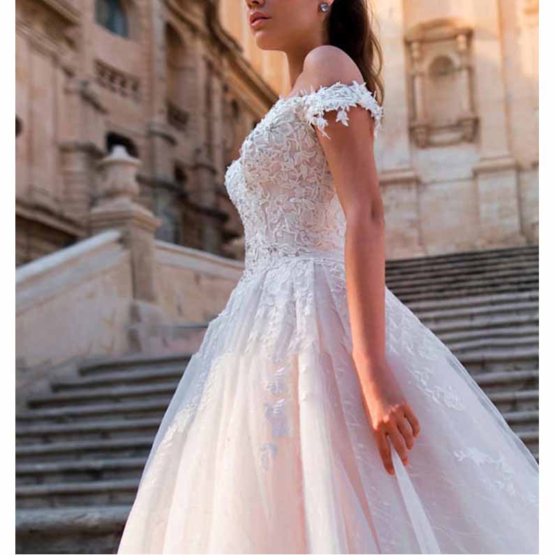 Women's Elegant Beach Wedding Dresses Long Lace Wedding Bridal Gowns