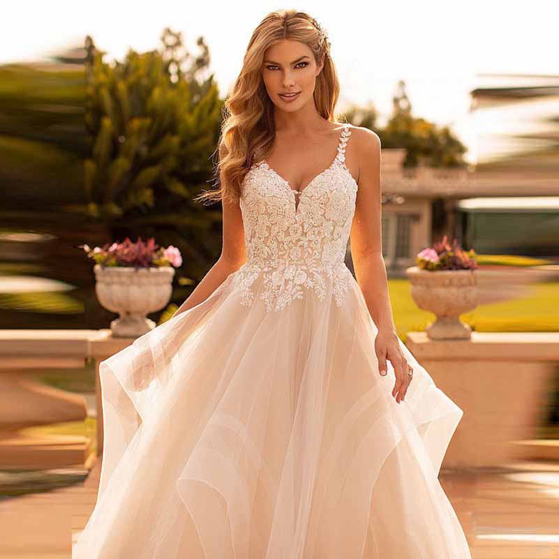 A-Line/Princess V-neck Applique Sleeveless Tulle Sweep/Brush Train Wedding Dresses