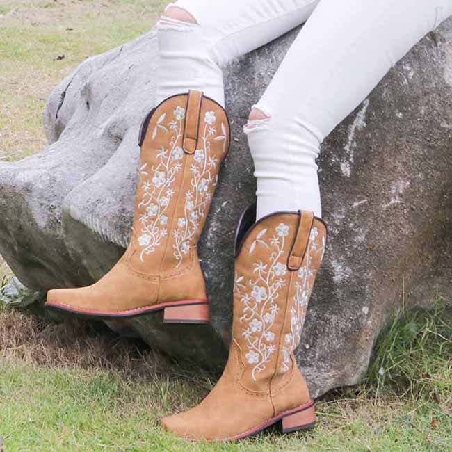 Women's Retro Western Cowboy Boots Embroidered Mid Calf Chunky Boots