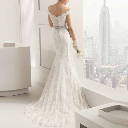 Women's Lace Applique Sleeveless Chapel Tail Wedding Dress