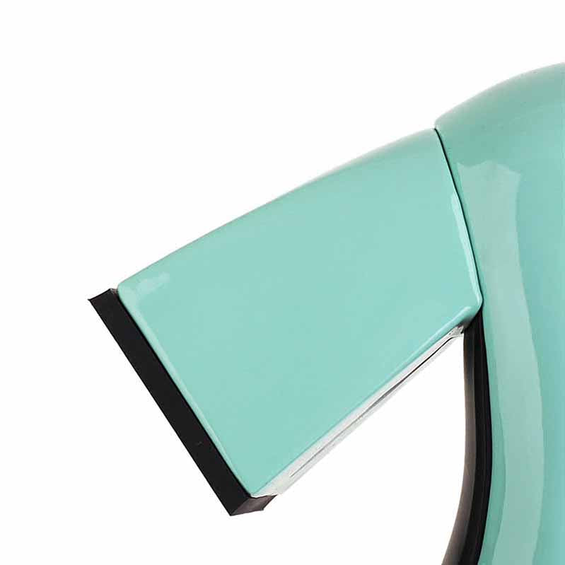 Close-up of sd-hk women's knee high boots with chunky heel in stylish design