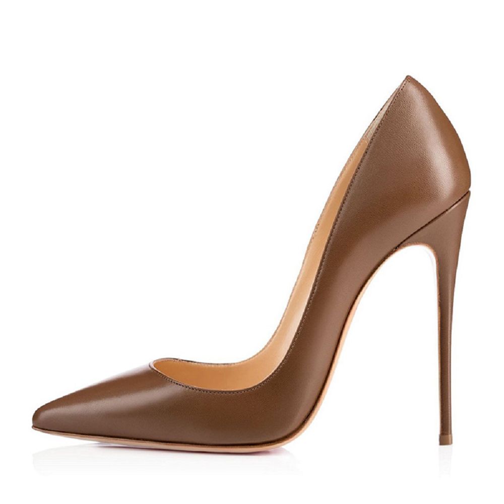 Elegant high heel shoes for weddings in brown leather with a pointed toe design
