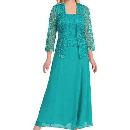 Elegant mother of the bride outfit in turquoise with lace overlay and three-quarter sleeves