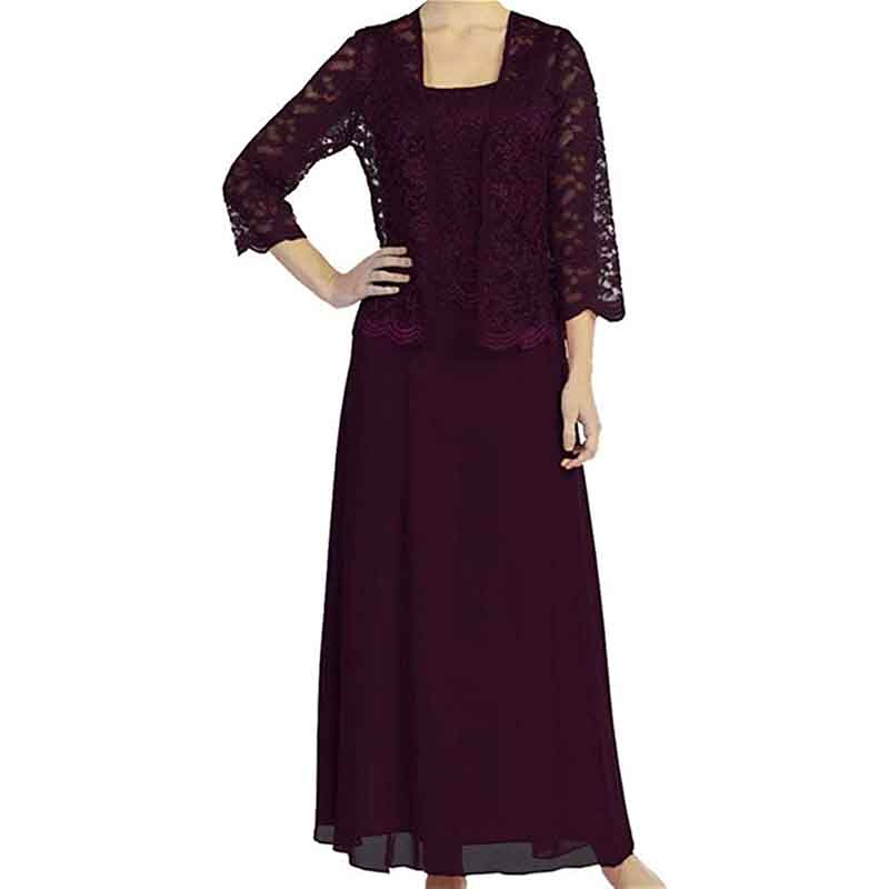 Elegant mother of the bride outfit in burgundy with lace overlay and flowing skirt