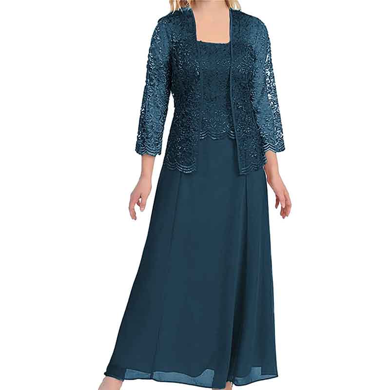 Elegant mother of the bride outfit in teal with lace details and a flowing skirt