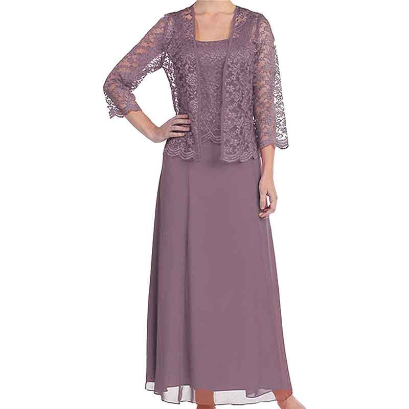 Elegant mother of the bride outfit in mauve with lace overlay and flowing silhouette