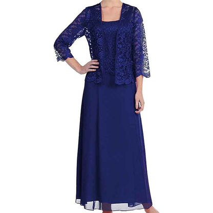 Elegant mother of the bride outfit in navy blue with lace overlay and long sleeves