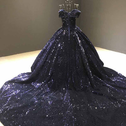 Elegant SD Dresscode metallic ruffle sweep trail evening gown in dark blue with shimmering details