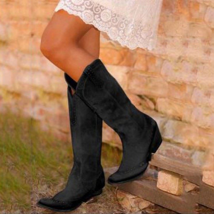 Stylish women's western short wedding boots in black, perfect for a rustic bridal look